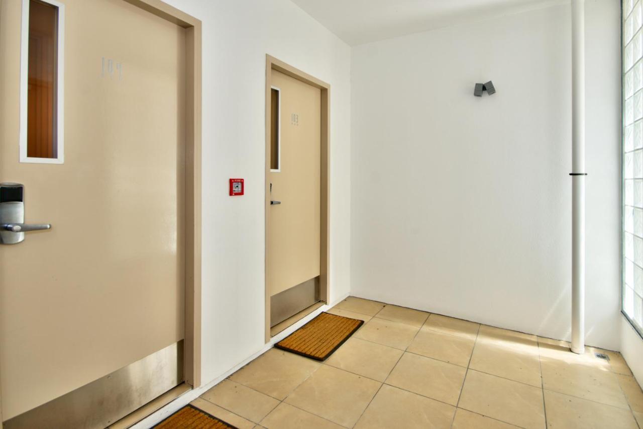 Lakeside Central Studio Appartement Queenstown Buitenkant foto